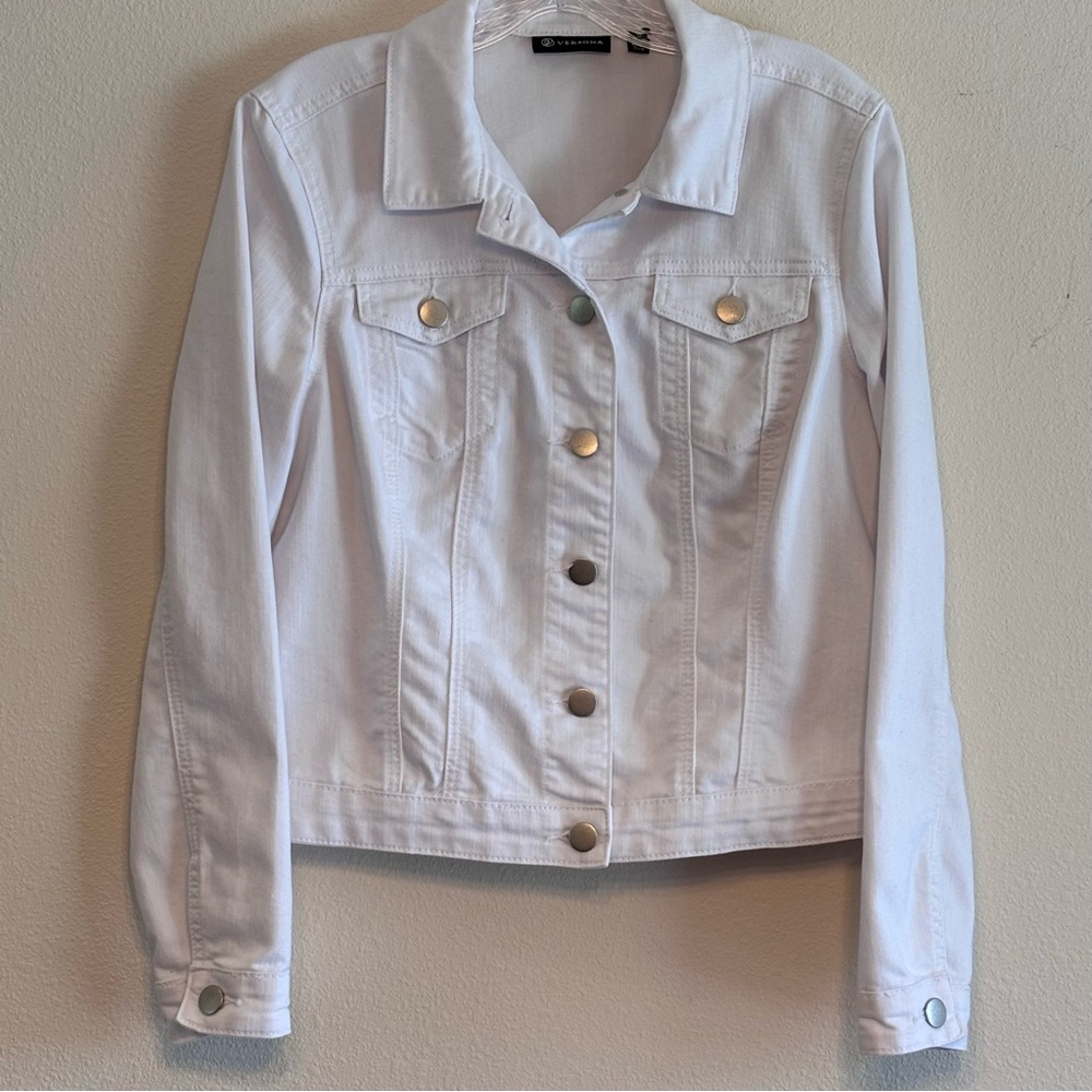 EUC Versona Women's White Denim Jacket with Silver Buttons SZ Medium